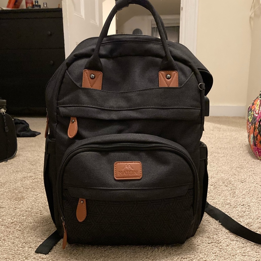 MATEIN school bag 15.6” with USB charging port